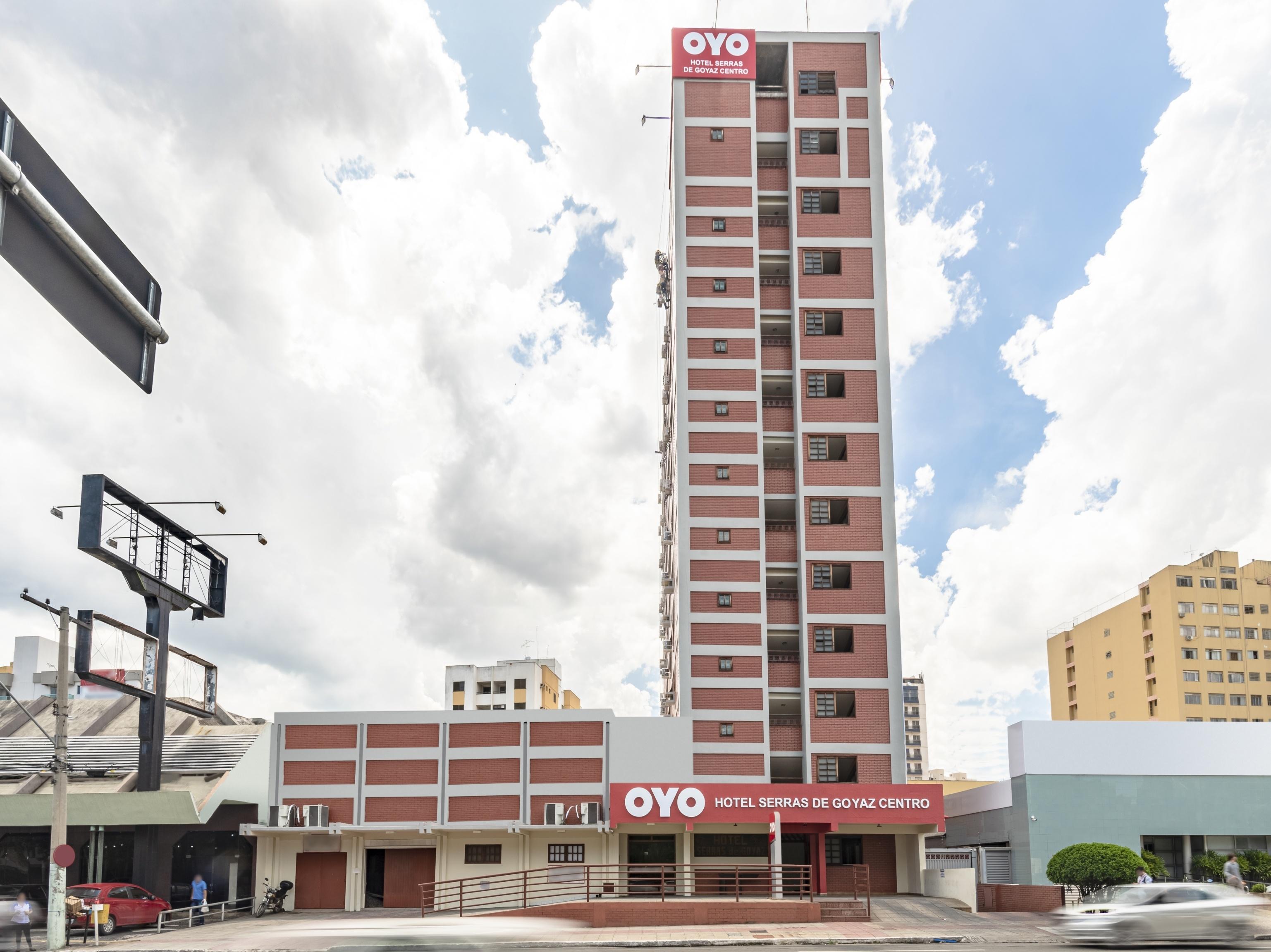 Отель Rede Andrade Goiania Centro Экстерьер фото